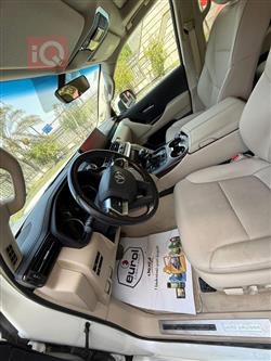 تۆیۆتا لاند کروزەر